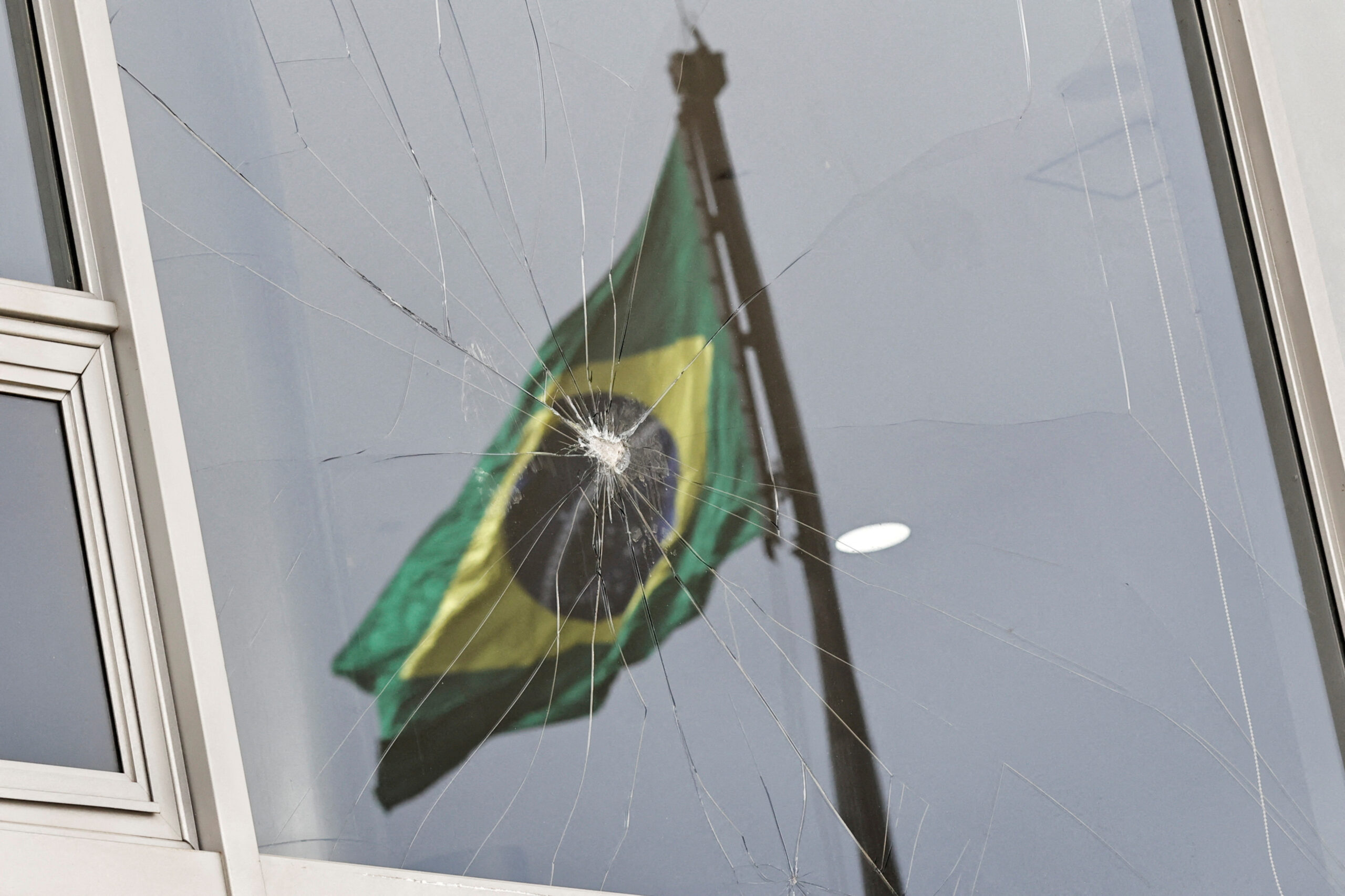 Businessmen worry for Brazil: trade on alert