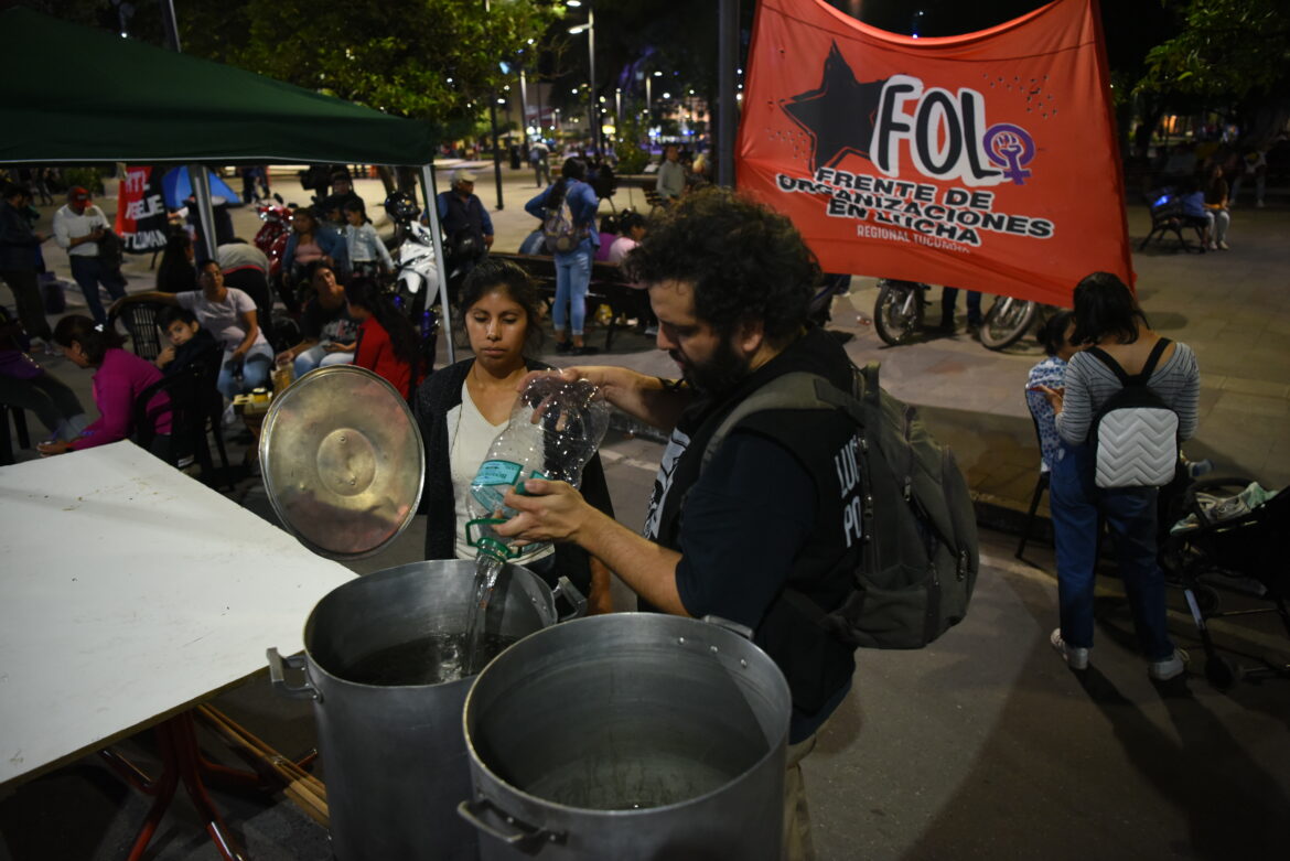 Poverty: social movements protest poverty by camping out. Source: Télam