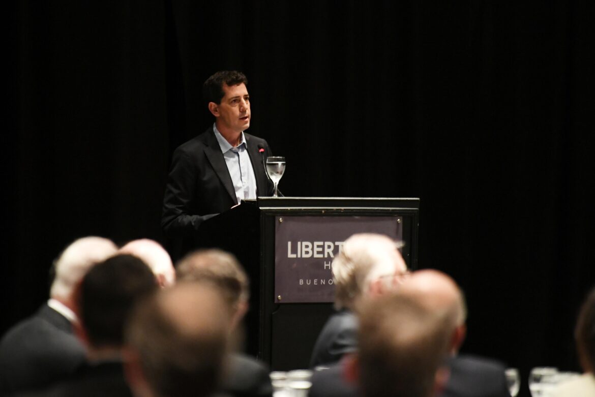 Eduardo "Wado" de Pedro addresses oil executives in May 2023. Source: Télam