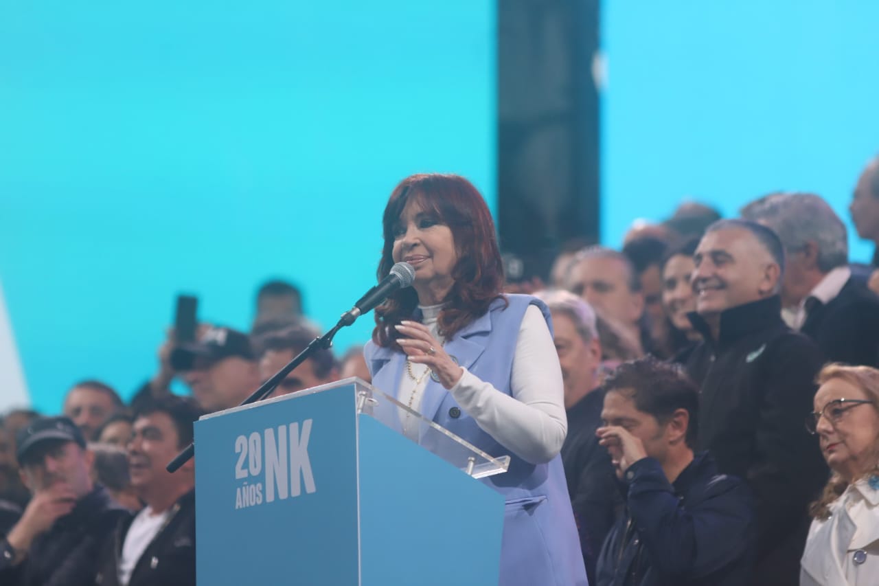 In a crowded Plaza, CFK spoke of her achievements but not the elections