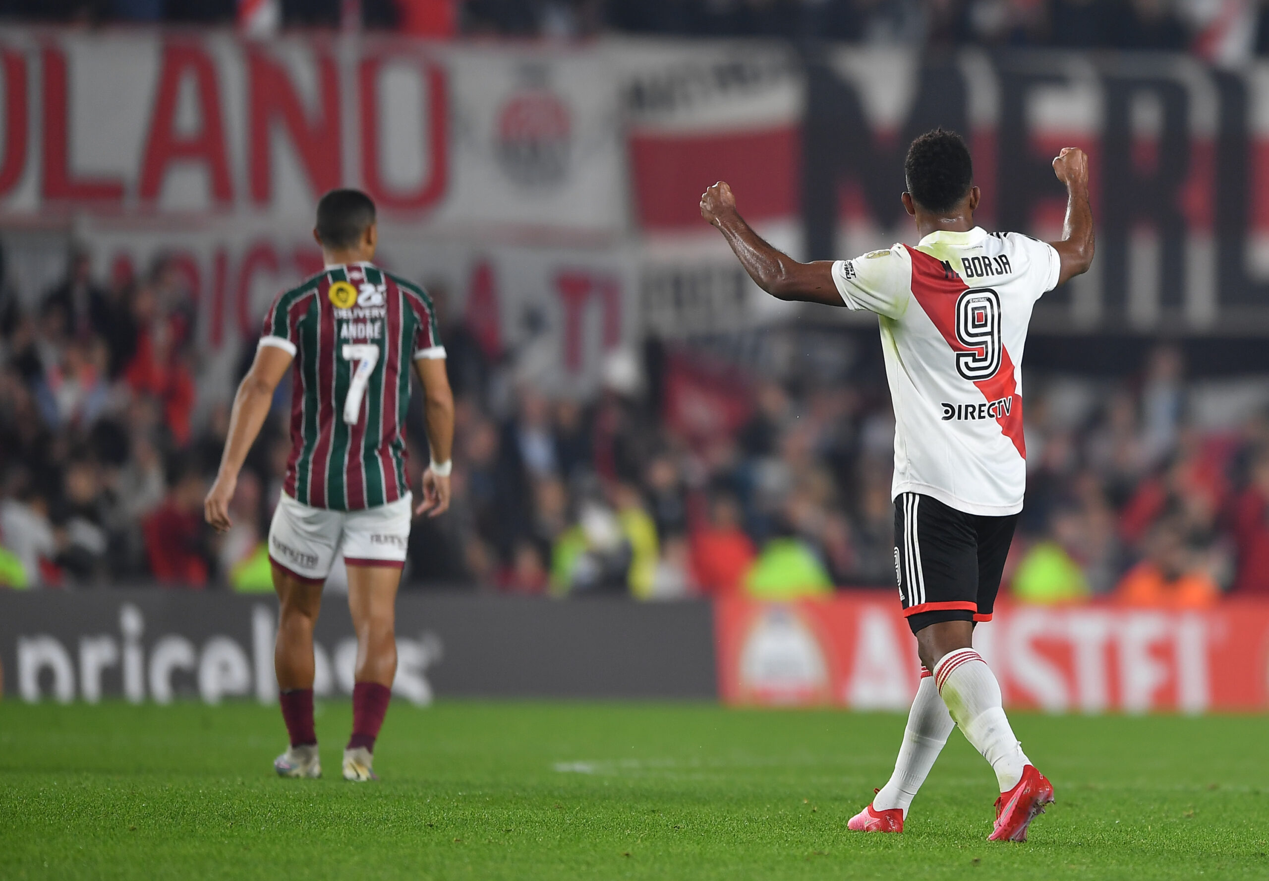 River won and kept its Copa Libertadores hopes alive