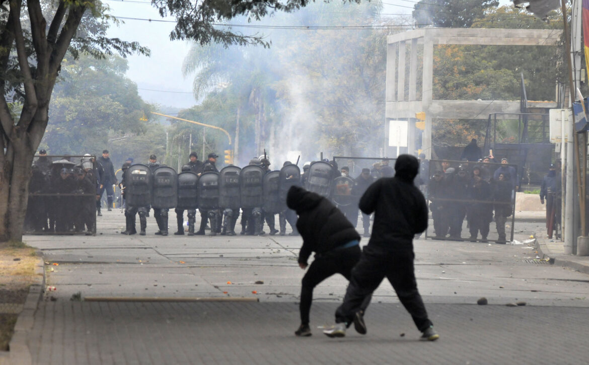 Police repression in Jujuy. Credit: Télam
