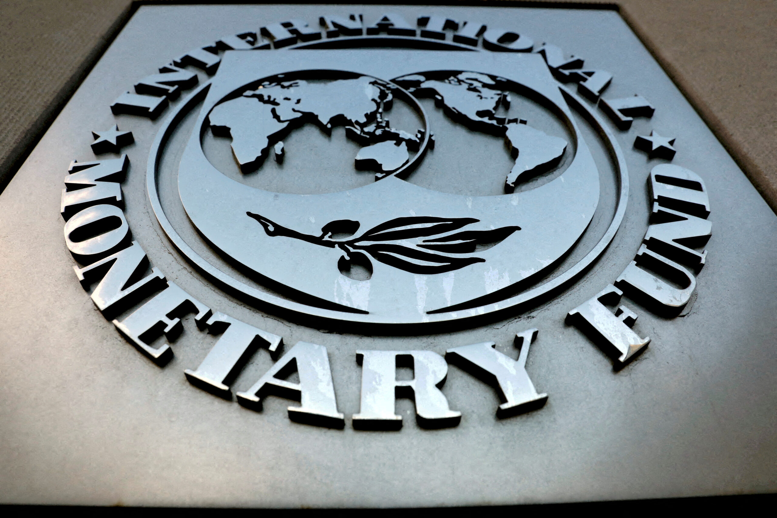 IMF calls for hikes in energy tariffs and limits on public wages and pensions