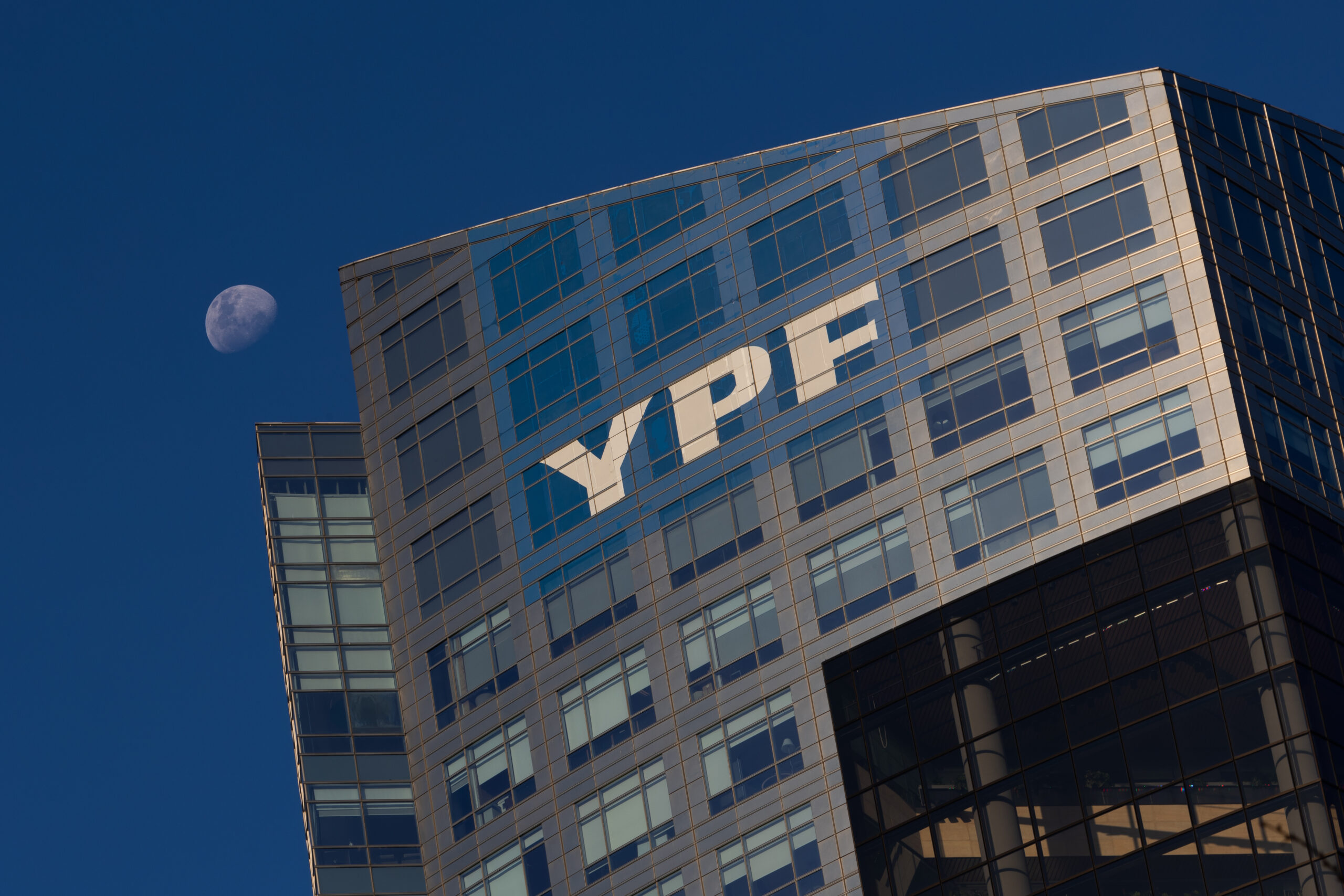 Preska rules against Argentina in YPF expropriation trial: country could pay almost U$S16 bn