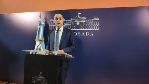 Manuel Adorni at his first press conference. Photo: Martina Jaureguy