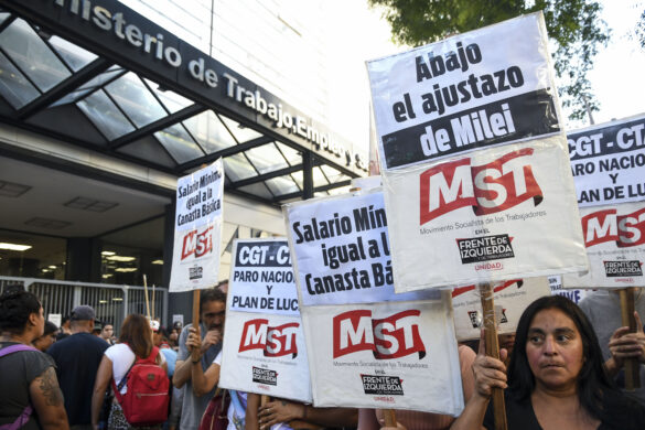 Telam 20240215 CONSEJO DEL SALARIO-PROTESTAS. Foto: Raul FERRARI/Telam/mcl