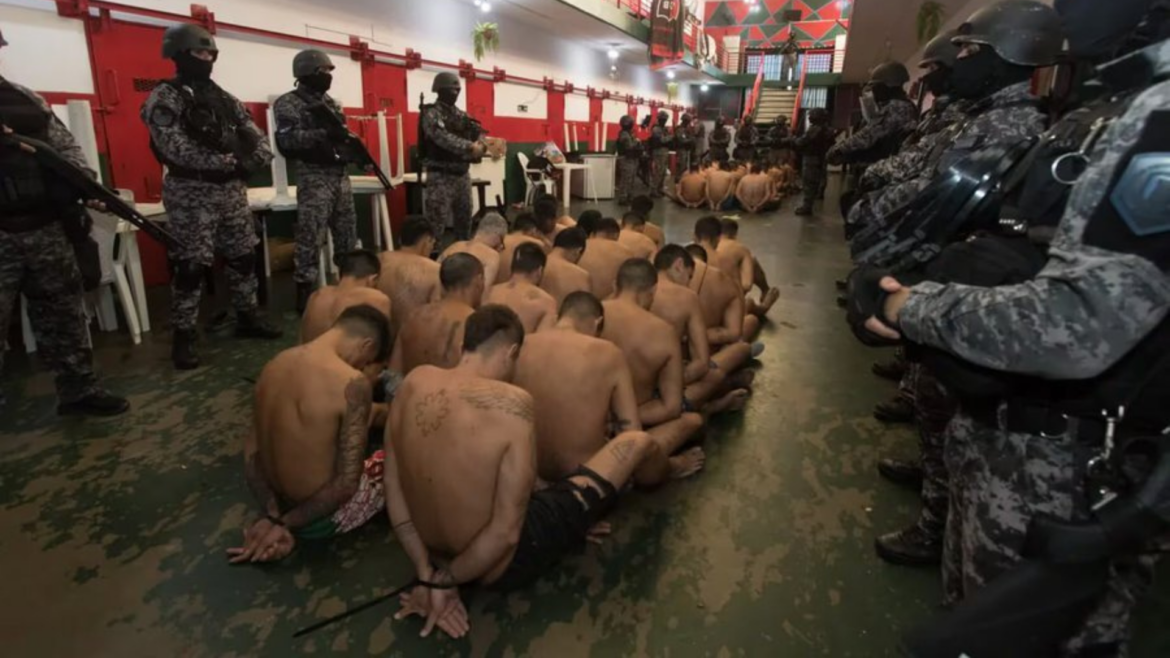 Santa Fe prison carcel raid Maximiliano Pullaro