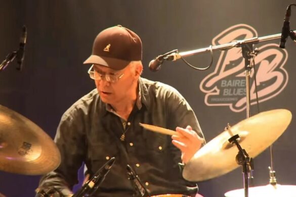 (File) Buenos Aires, Argentina.- The drummer, singer and composer Javier Martínez (photo), one of the driving forces of the legendary Manal trio that invented blues in our language, died this Saturday (4) at the age of 78, as a consequence of the worsening of health problems that he had had for a long time and that were detected after being hospitalized last Thursday due to a fall at home.