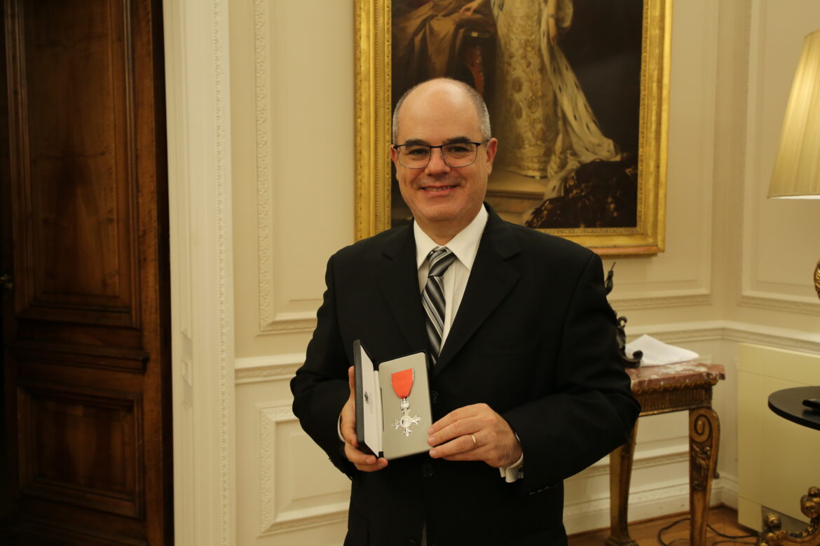 Oliver Galak receives MBE at the British Embassy in Argentina. Photo: courtesy of British Embassy