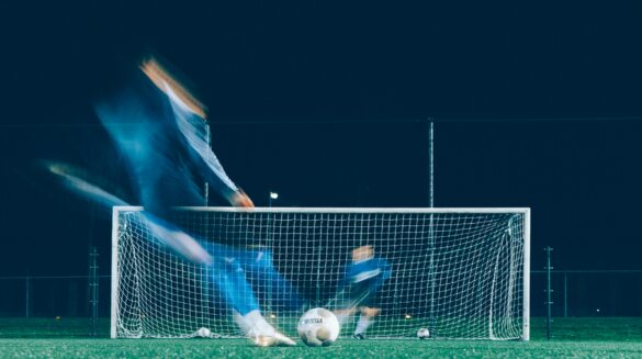A goalkeeper saves penalties. Source: Jannes Glas via Unsplash