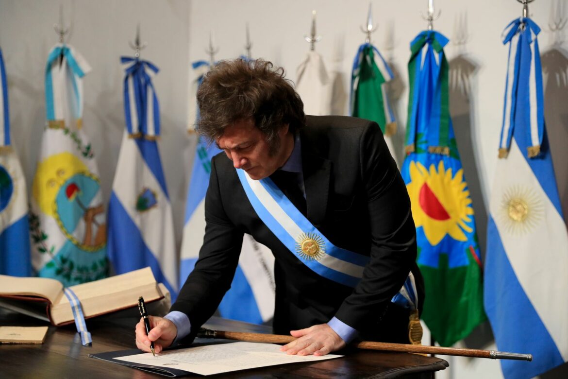 Milei signs May Pact in Tucumán, July 9, 2024. Source: Casa Rosada