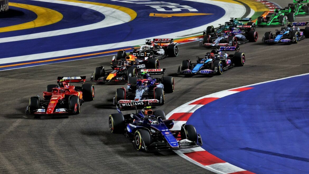 Franco Colapinto racing in Singapore 2024.
