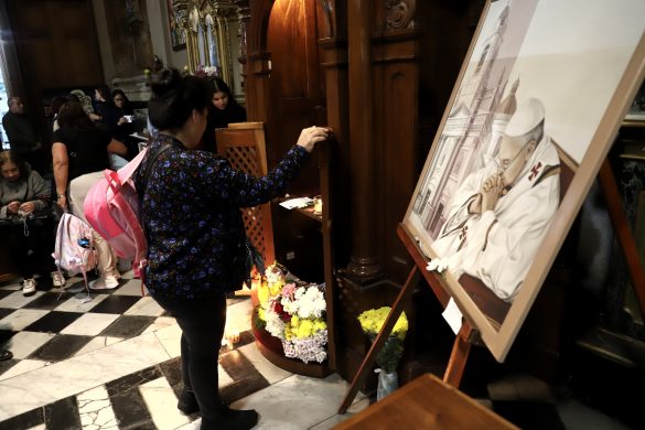 Pope Francis homage at San José Church. Credit: Mariano Fuchila