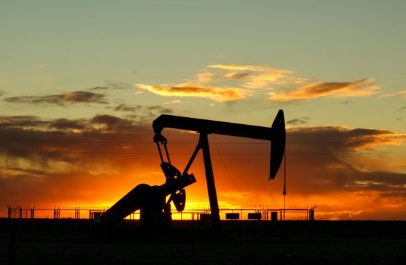 Oil fields. Picture by Jan Zakelj (Pexels)