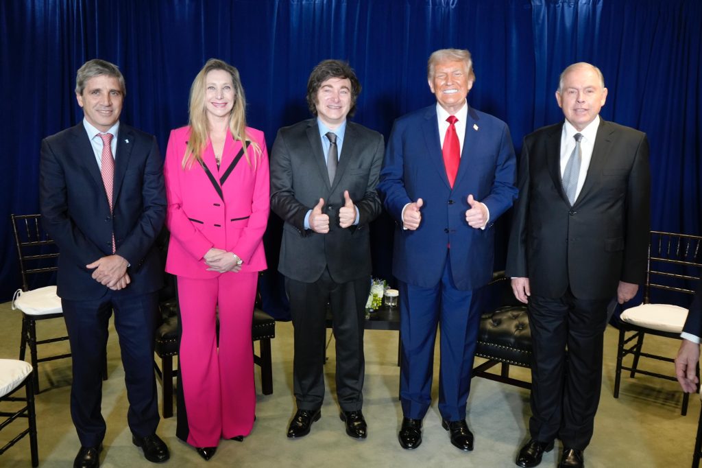 Luis Caputo, Karina Milei, Javier Milei, Donald Trump, and Gerardo Werthein. Photo: Presidential press office . Photo: Presidential press office