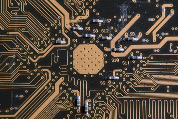 Semiconductors on a circuit board. Image: Tima Miroshnichenko via Pexels.