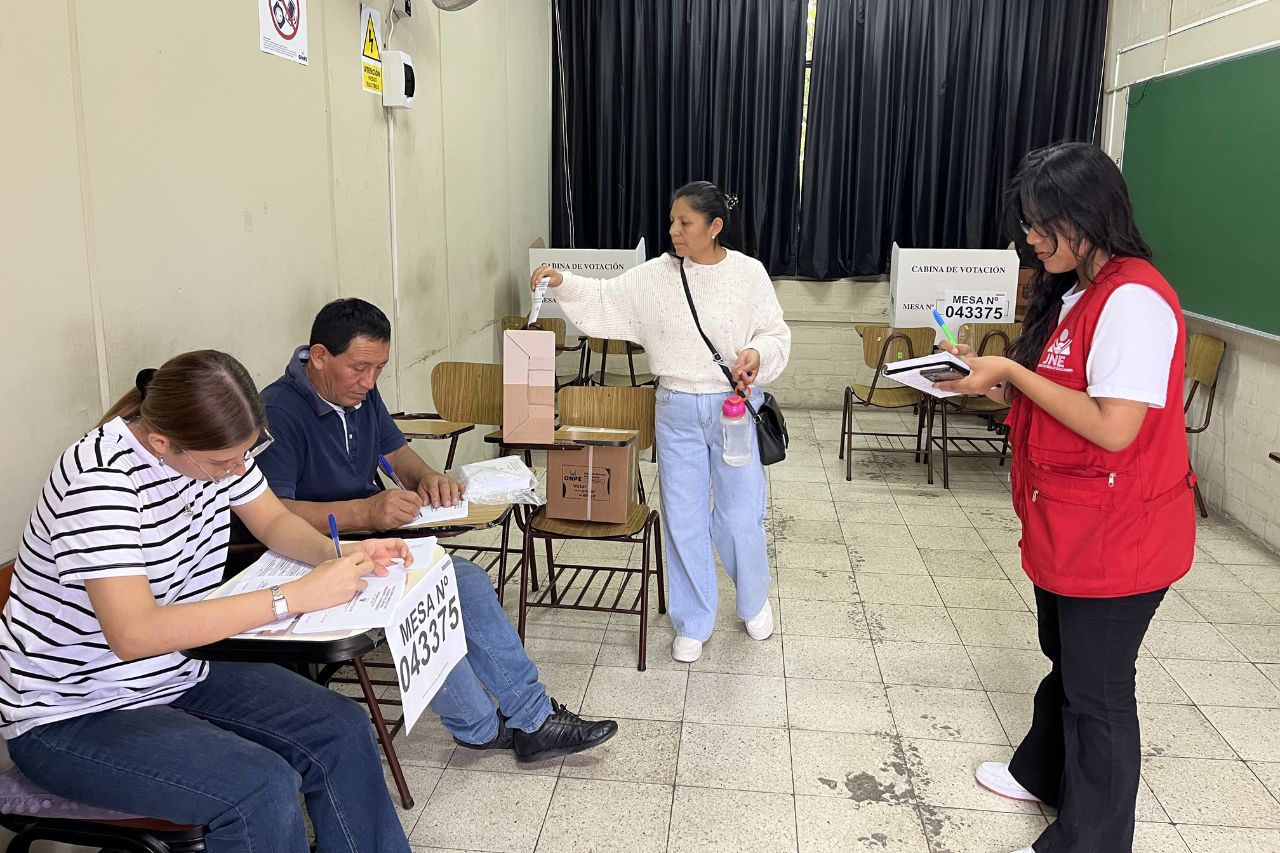 Preliminary results in Peru elections show technical tie